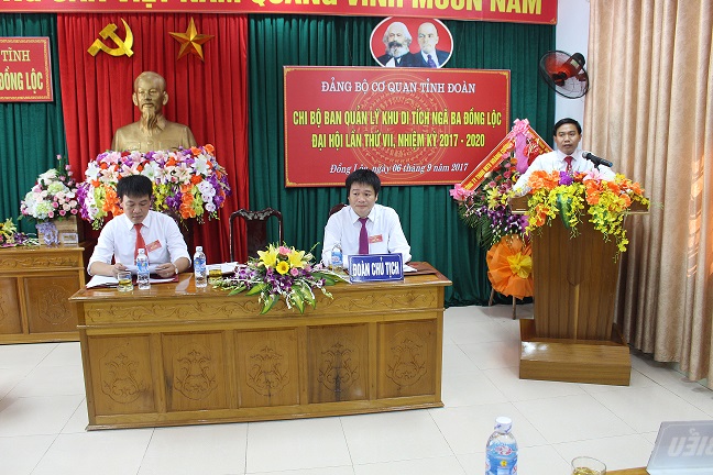 lang-dong-chuong-trinh-nghe-thuat-truong-bon-dau-chan-anh-hung