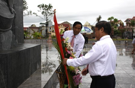 lanh-dao-tinh-dang-huong-tuong-niem-tai-tuong-dai-xo-viet-nghe-tinh